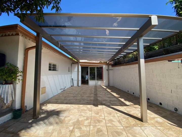 Abris climatiques transparents à La Réunion